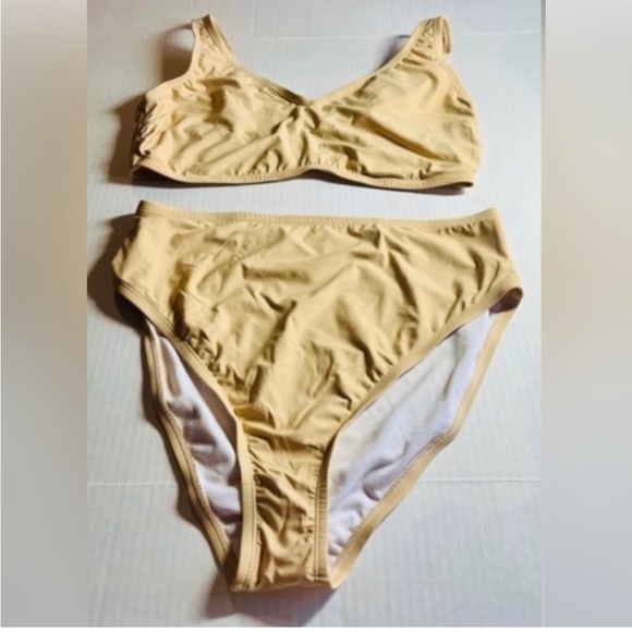 (NEW) FASHION NOVA SWIMSUIT BUNDLE (3) - SIZE LARGE (RUNS SMALL) - Picture 4 of 7